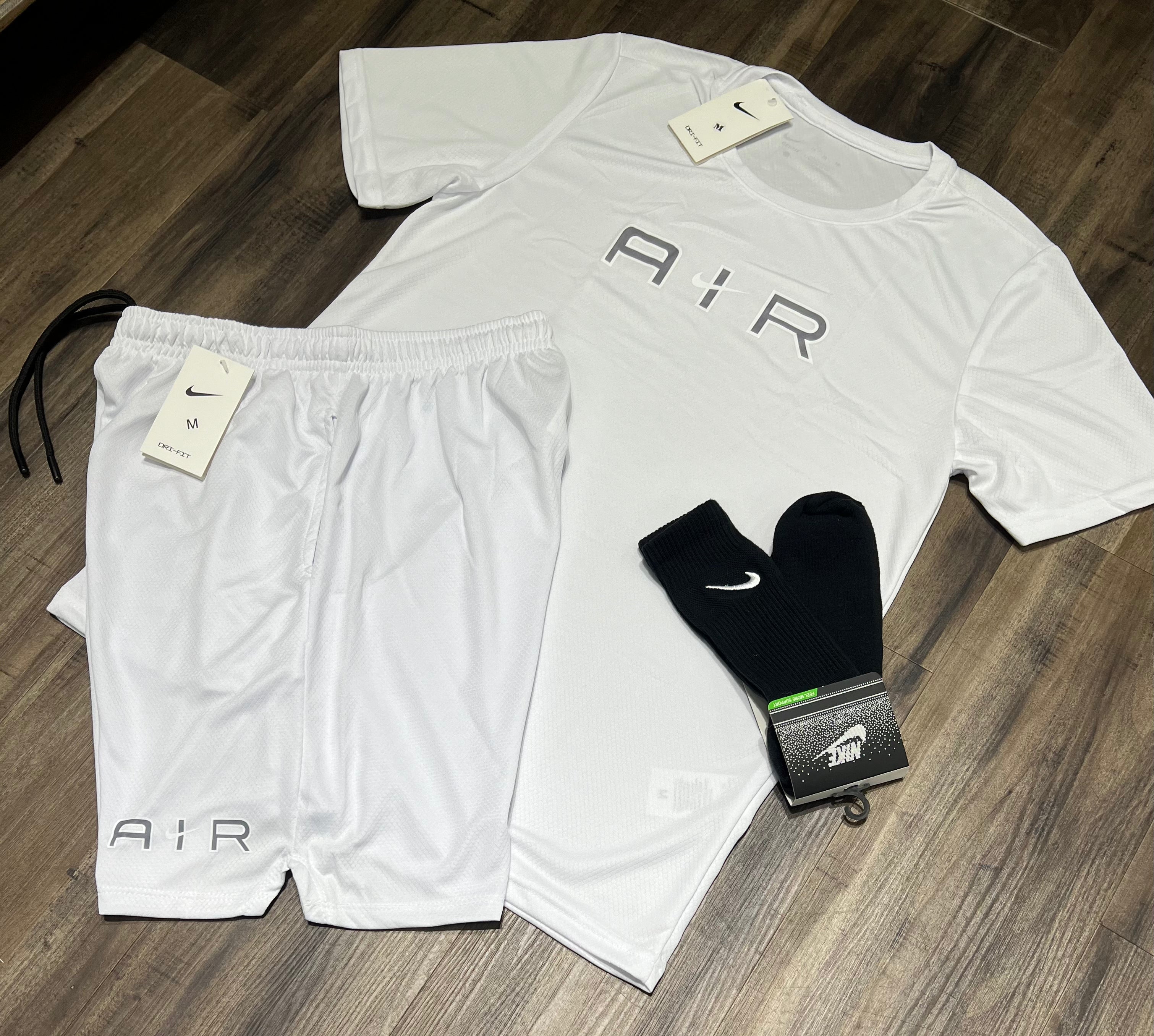 Kit Esportivo Masculino Nike – Camiseta, Shorts e Meia Dry Fit Treino Academia